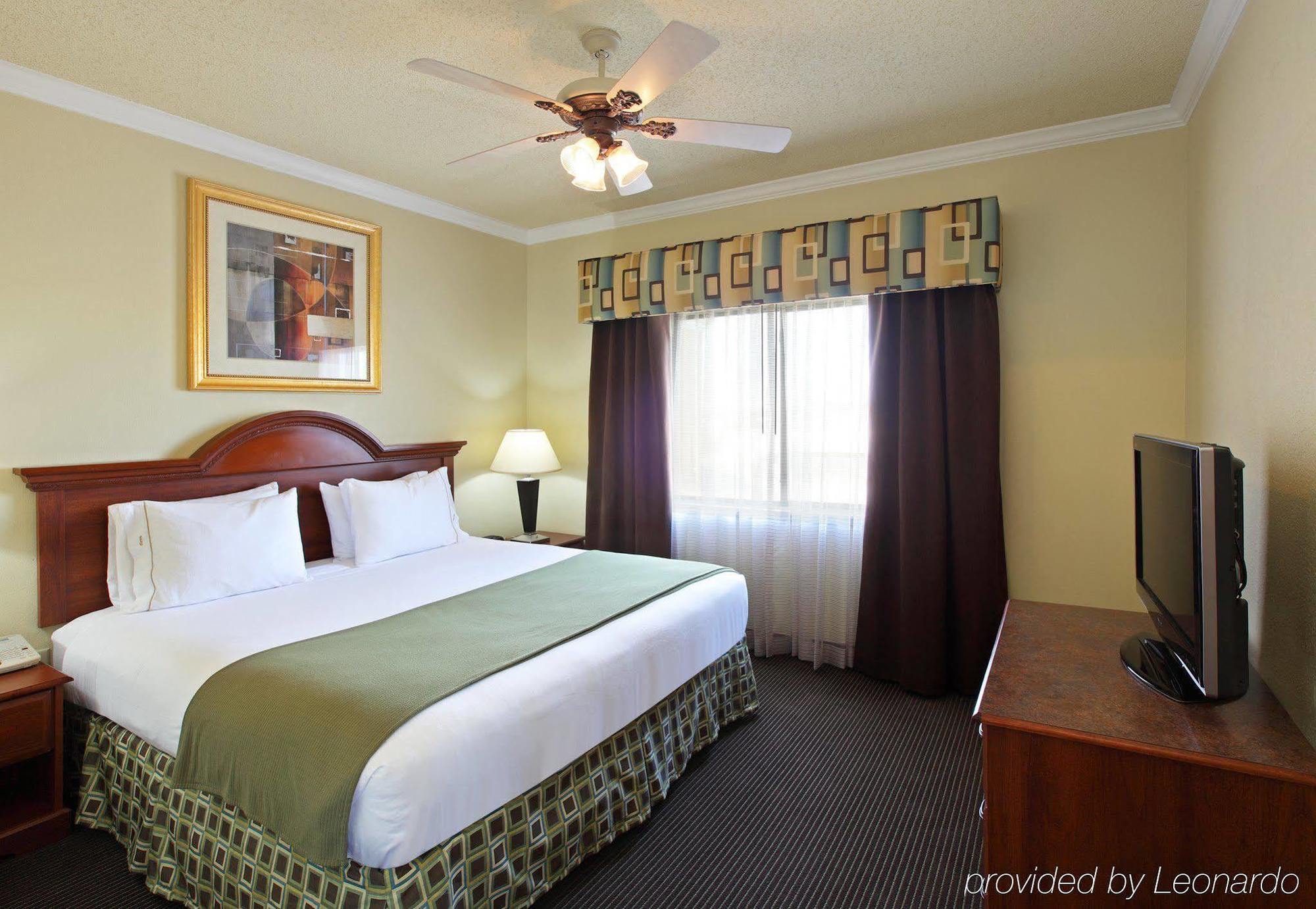 Holiday Inn Express Hotel & Suites Greenville, An Ihg Hotel Room photo